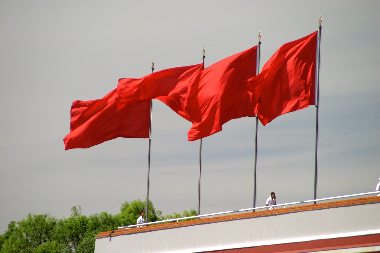 我国最新宪法下的社会进步与国家治理提升