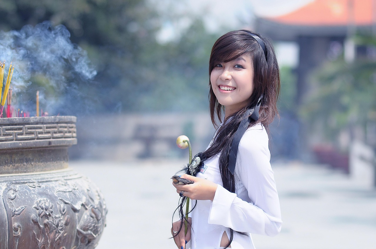 动漫美女尿尿，文化现象的深度探究